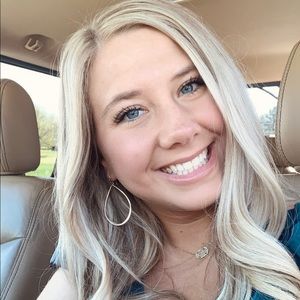 Meet your Posher, Kelsey